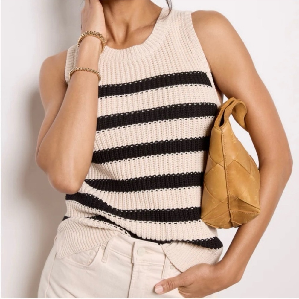 John + Jenn Cream with Black Strips‎ Sleeveless Sweater